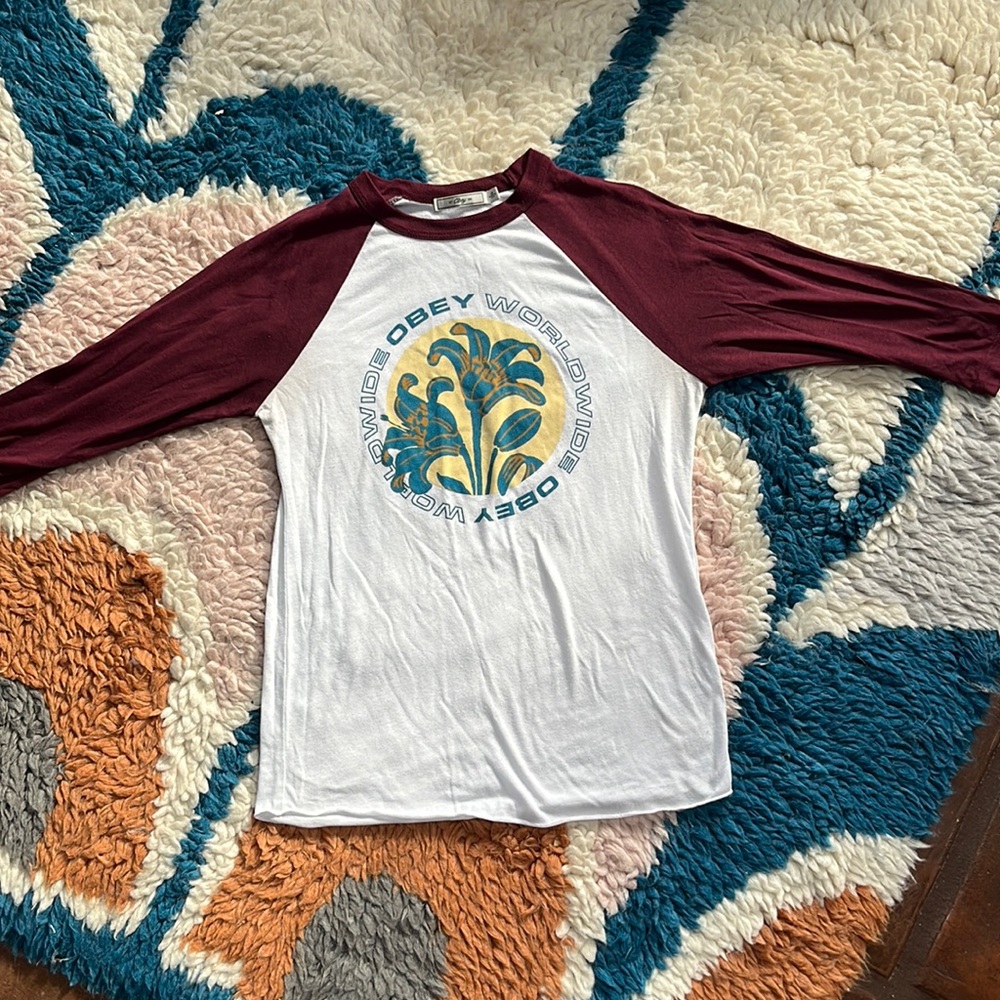 Size XS OBEY 3/4 SLEEVE
